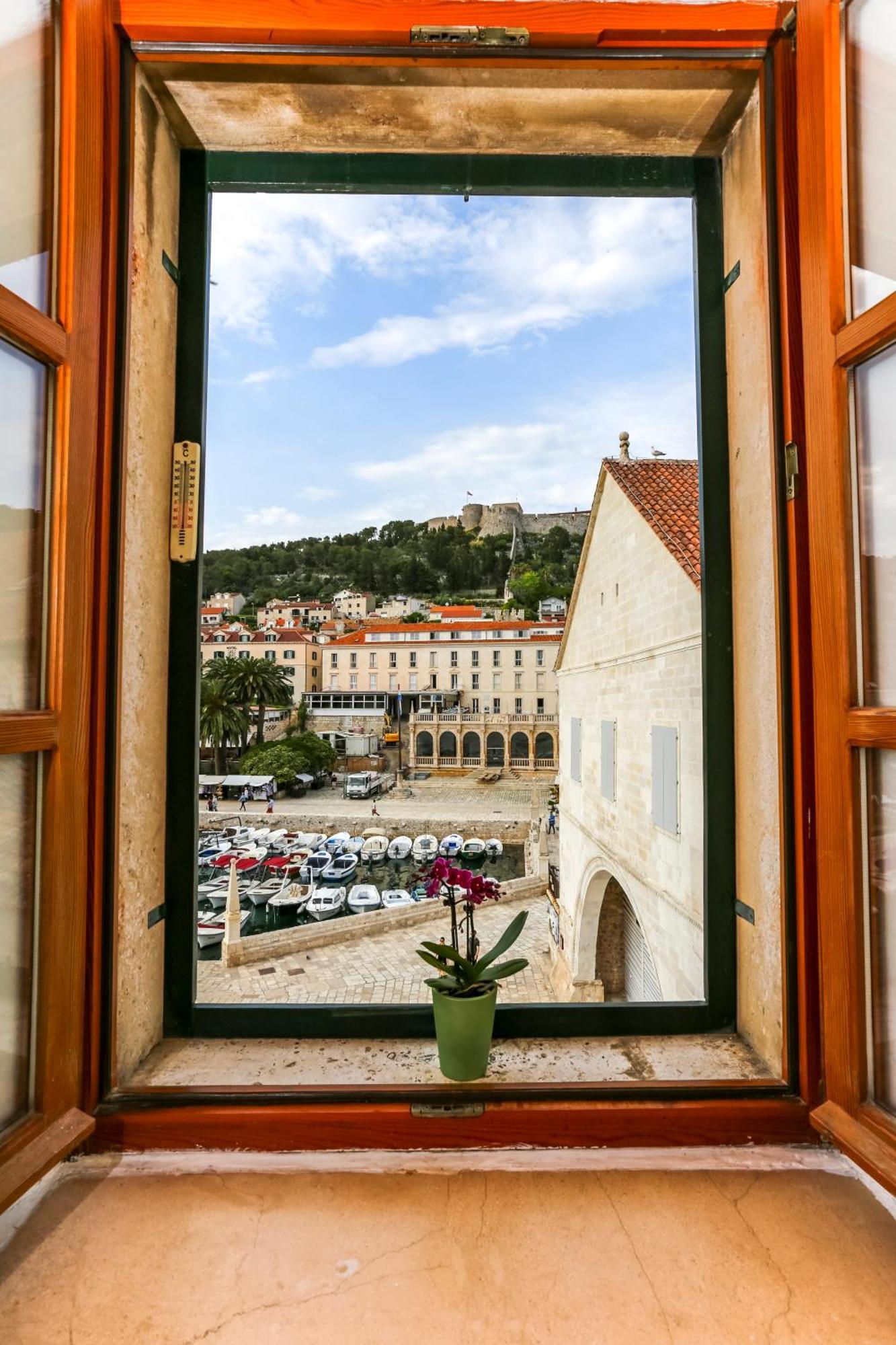 Apartment Lilly With Amazing City View フヴァル エクステリア 写真